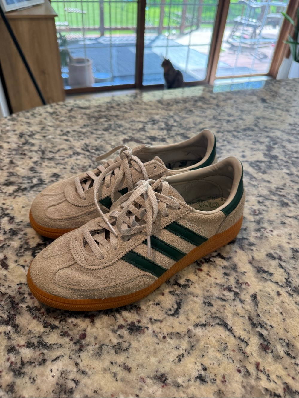 Spezial cream and green 
Barely worn!